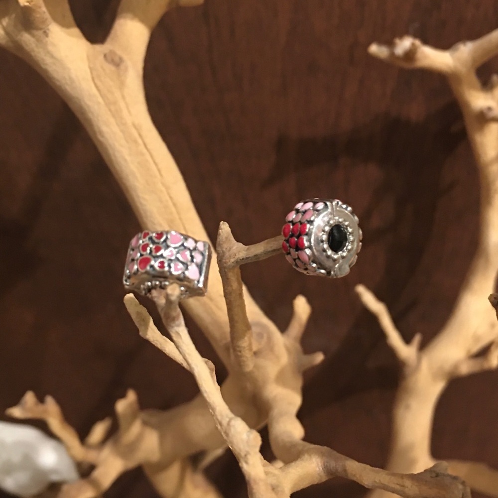 Last 2 PANDORA “burst of love” clips by request